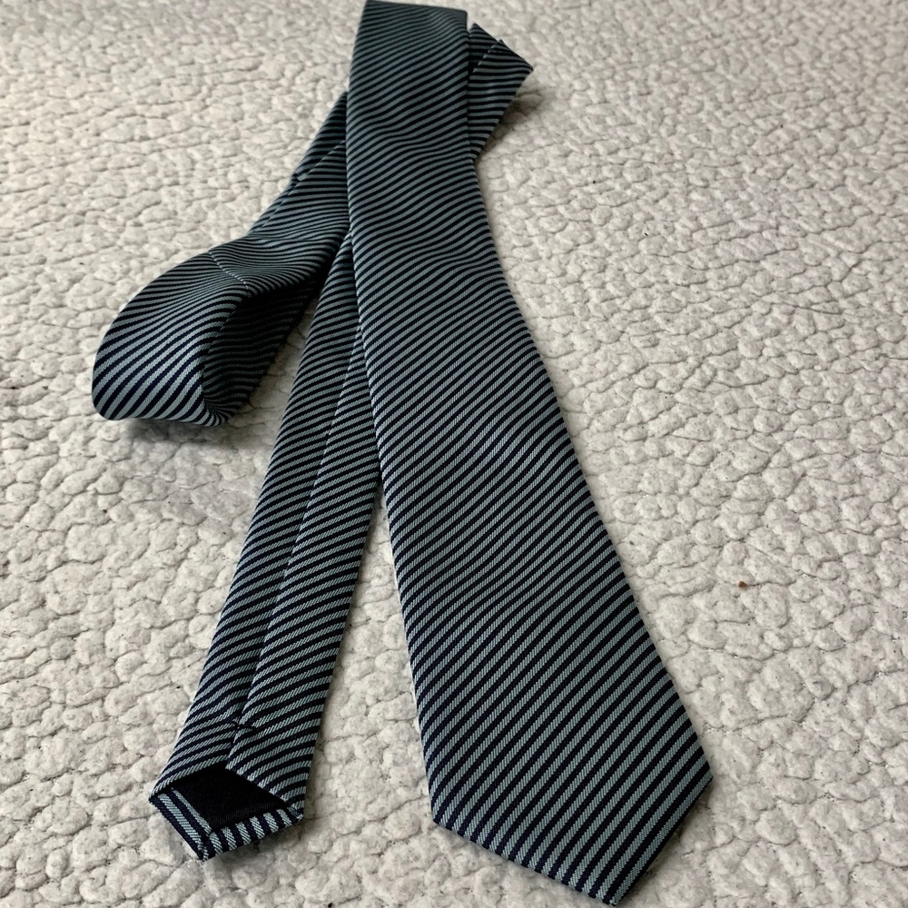 Sovereign Code Mens Slim Tie- Grey & Black Stripes